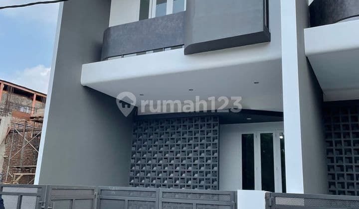 Rumah baru bagus banget 2 Lantai full furnished di Jatibening (HW) Baru
