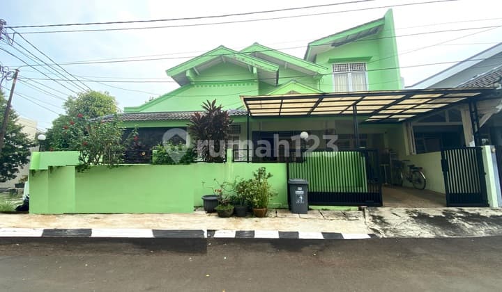 Ready-to-Occupy Corner House in Kucica, Bintaro Jaya