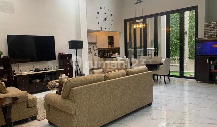 Dijual Rumah Mewah di Menteng Bintaro