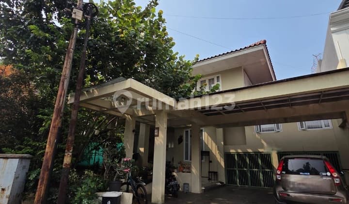 Rumah Mewah Siap Huni dengan Kolam Renang Pribadi di Bintaro Jaya
