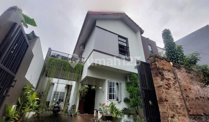 Minimalist and Elegant House in Pondok Pucung