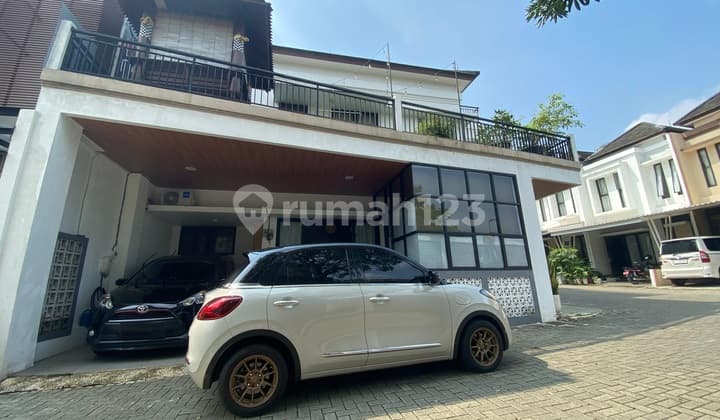 Beautiful ready-to-live house in a strategic location in Ciputat.