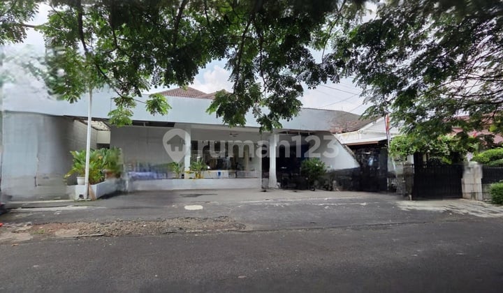 Rumah Usaha Siap Huni Lokasi Strategis di Bintaro