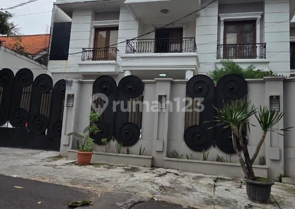 Rumah Mewah Modern Jakarta Selatan