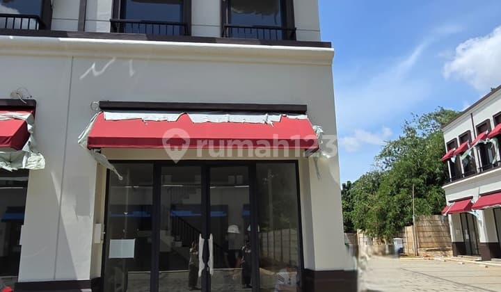 Ready-to-Use Shop House in a Commercial Area in Serpong