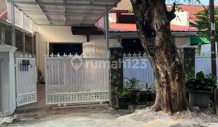 Rumah Kayu Putih 216M2 Nyaman,Hadap Selatan,Kode Ks