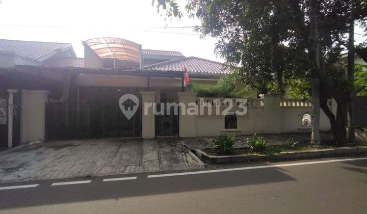 CEMPAKA PUTIH HOUSE 335m2 COMFORTABLE, STRATEGIC, GOOD LOCATION, CODE JV,AH