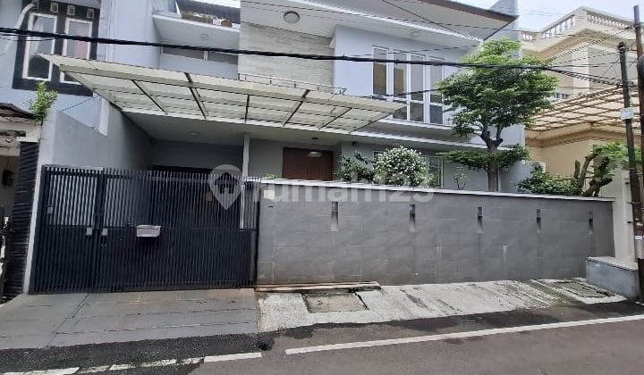 FOR SALE CEMPAKA PUTIH HOUSE 202.5m2 STRATEGIC LOCATION, 2 FLOORS, GOOD CONDITION, CODE TM/RY