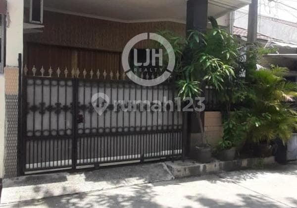 For Quick Sale House Near Kelapa Gading and School in Villa Gading Permai, Cilincing