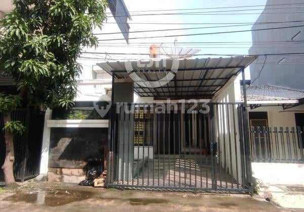 Rumah Sudah Ditinggikan di Gading Indah Utara, Kelapa Gading, Jakarta Utara