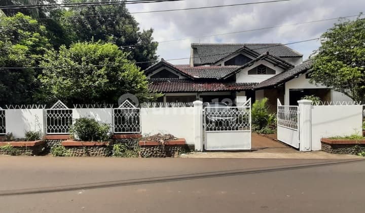 Old House in Deplu Cipadu Complex Area, Near Toll Access.