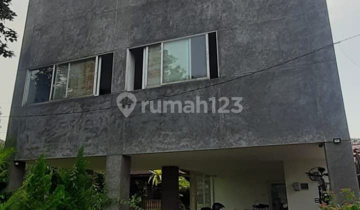 Hunian Luas Area Jl Chairil Anwar Kreo, Near Gate Tol Kebon Jeruk