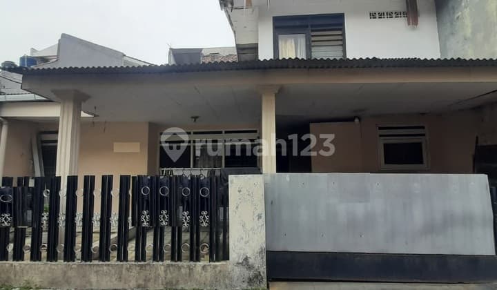 Rumah Standar Area Komp Cempaka Hijau Kampung Utan Ciputat.