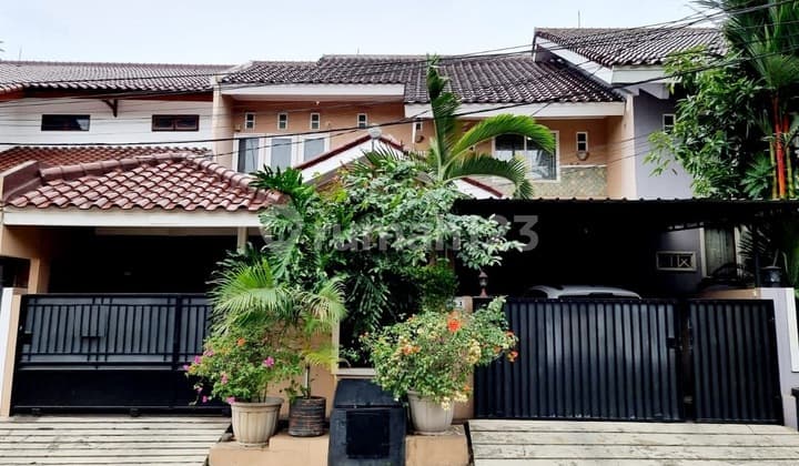 Rumah Bagus Lingkungan Oke Area Dalam Komplek Puri Flamboyan