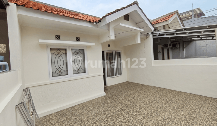 Rumah 1,5Lantai S.furnished di Komplek Vila Inti Persada.