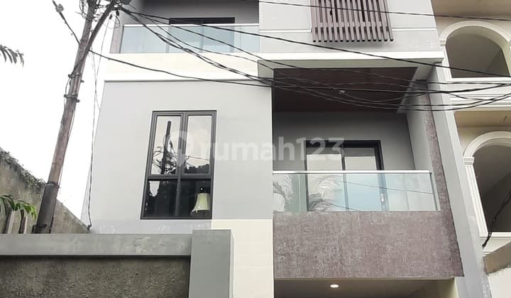 Hunian Baru 3Lantai Diarea Cidodol Dekat Gatte Toll Jorr-Bandara