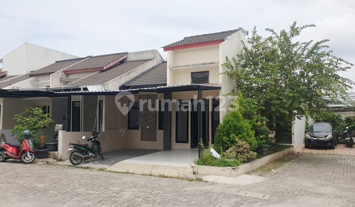 Rumah 2 Lantai, Bebas banjir Lokasi strategis di Pondok Aren