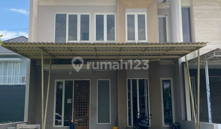 Rumah Royal Residence Greenwich Modern Minimalist