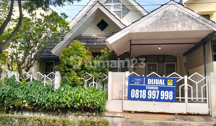 Dijual Cepat Rumah Dekat Taman/Strategis di Bintaro