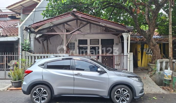 Rumah Hitung Tanah, Dekat Eco Park, di Tebet - Jakarta Selatan