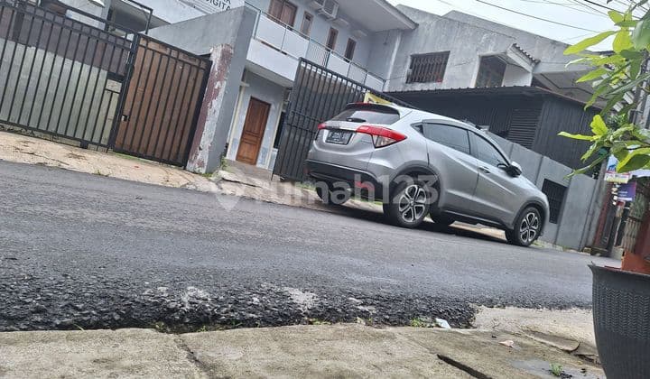 Rumah SHM, Dekat Akses Tol, di Petukangan - Jakarta Selatan