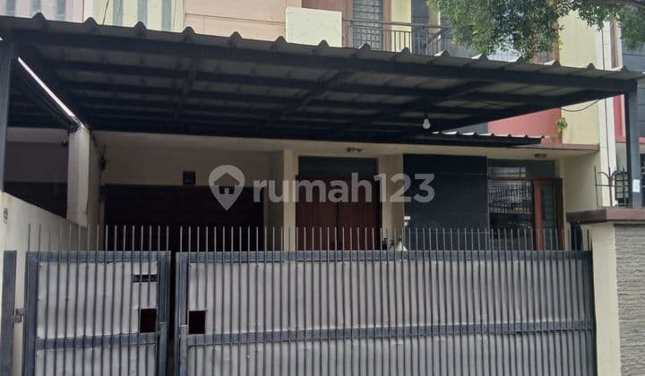 Rumah 2 Lantai SHM, Dekat Akses Tol, di Kalibata - Jakarta Sel