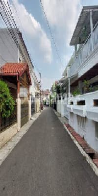 Beli Tanah Bonus Rumah, Jalan 2 Mobil di Tebet-Jakarta Selatan