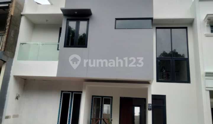 Rumah 2 Lantai SHM, Dalam Clusfer, Dekat Mall di Pejaten Jak Sel