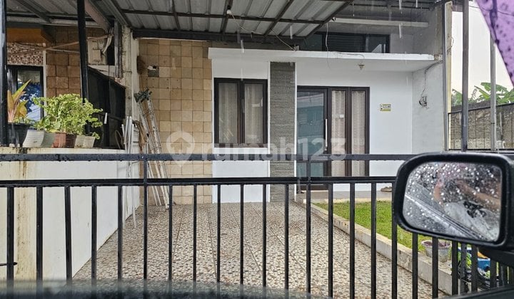 Siap Huni, Strategis, Hook, Ada Halaman Disamping