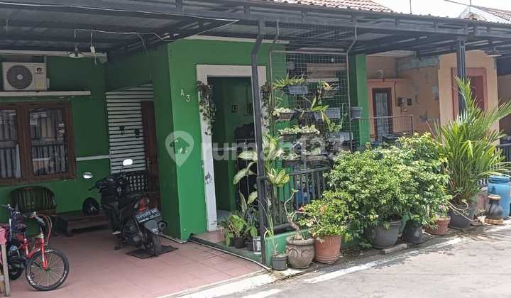 Rumah Solo Baru One Gate Sistemdi Kawasan Padat Penduduk
