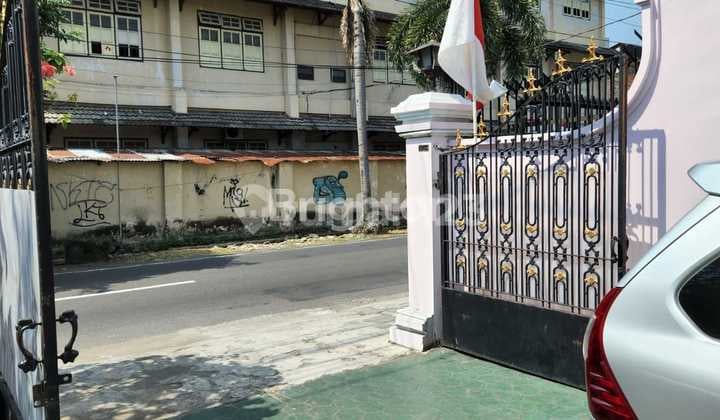 Rumah Mewah LT 511M² di Laweyan Solo, Lokasi Strategis
