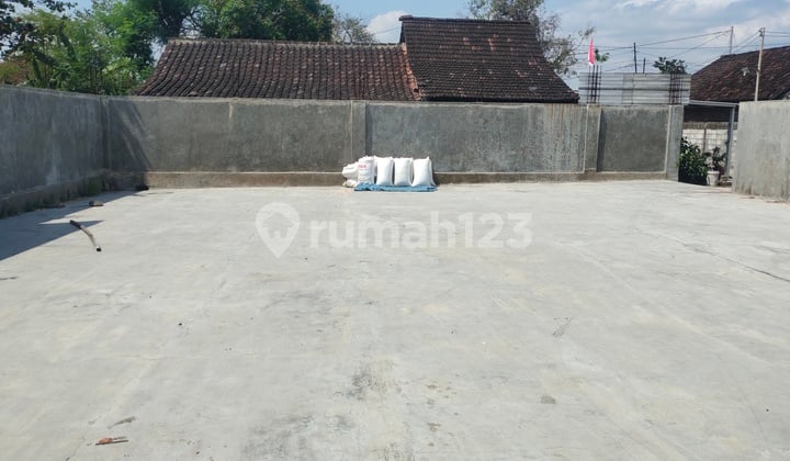 Land for Commercial Investment Near Solo City at an Affordable Price