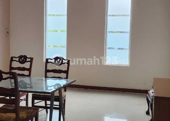 Shop House Ready for Use in Pondok Indah, Near Toll Road, Inside Complex, Suitable for Office/Business.