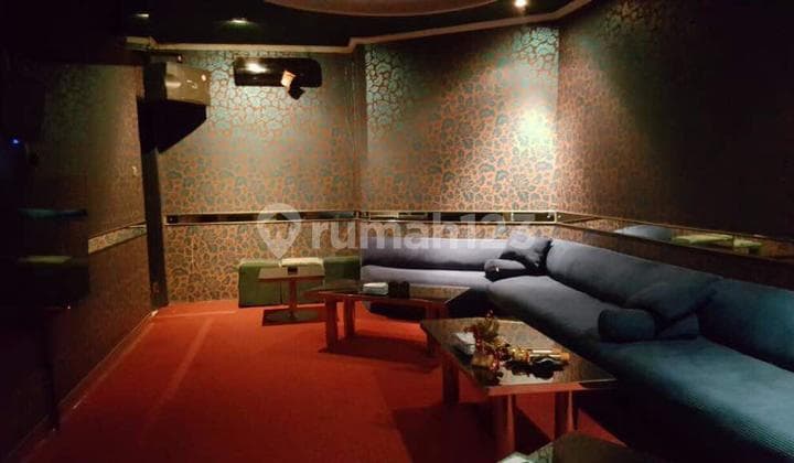 Mini Building Di Melawai Blok M, 6 Lantai, Parkir Luas Dalam Komplek Blok M Square, Kebayoran Baru.