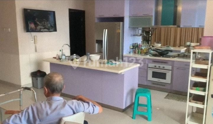 Apartemen Bellagio Residence, 3 Bedrooms, Sudah Renovasi, Open Kitchen, Modern Design.