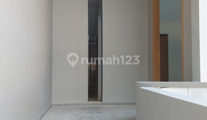 Rumah Baru Modern Tropis Mewah Siap Huni di Setra Duta