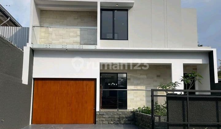 Rumah Baru Mewah Modern di Setiabudi Regensi Dekat ke Upi Bandung