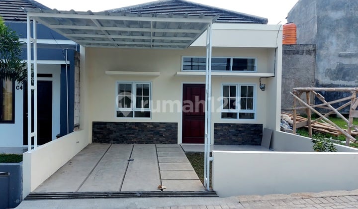 Rumah Baru Asri Sejuk di Cihanjuang Rahayu dekat Wisata Lembang