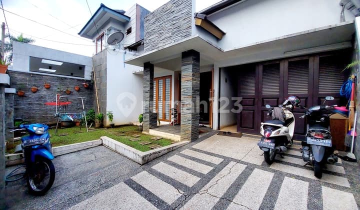 Comfortable House, Wide Road in Gegerkalong Setiabudi, 8 Minutes to UPI.