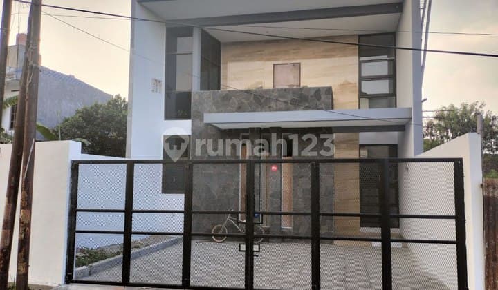 Rumah Baru Cantik Minimalis di Arcamanik Bandung 8 Menit ke Borma