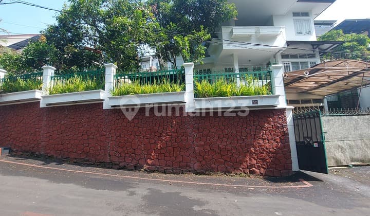 Rumah Asri Kokoh Di Cipaku Setiabudi Cidadap Bandung Dekat UPI