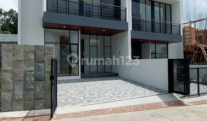Rumah Baru Mewah Siap Huni Di Setra Duta 15 Menit Dari Pasteur