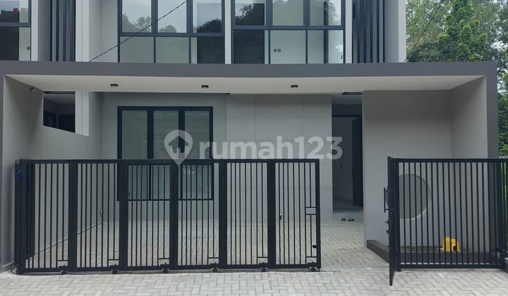 Jarang Ada Rumah Baru Mewah Akses Jalan Lebar Dekat Upi Bandung