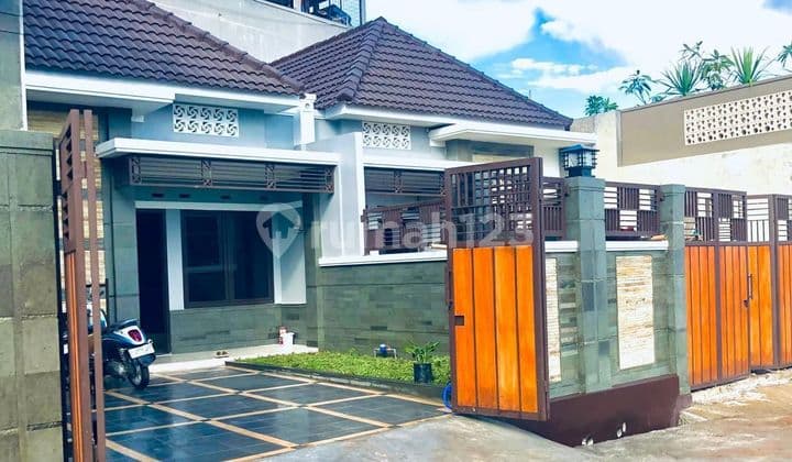 Rumah Baru Tropis Siap Huni Di Sariwangi Dekat Ke Gegerkalong