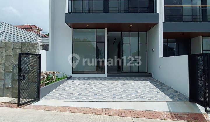 Rumah Mewah Baru Siap Huni Hadap Selatan Di Setraduta Bandung