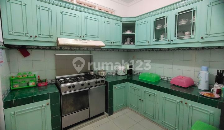 Rumah Luas dan Mewah di Kemang Pratama Bekasi (Um)