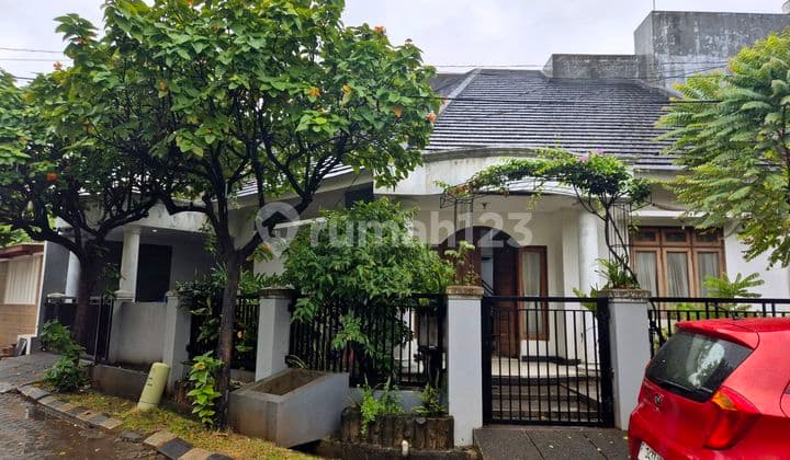 Rumah Hoek Kemang Pratama, Bekasi Kota