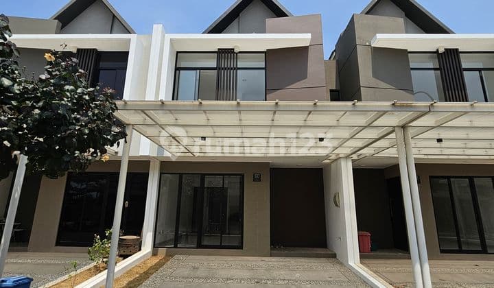 For Sale Pik2 House, Like Brand New Size 6x12.5 Ready to Occup