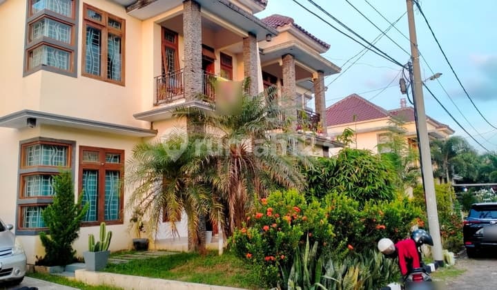 Hunian Bagus 2 Lantai Posisi Sudut Rahayu Residence