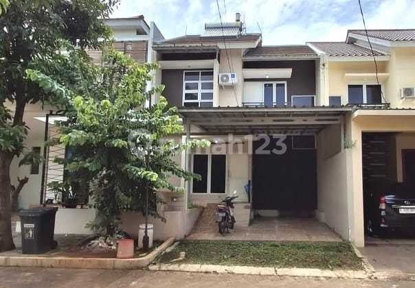 Rumah 2 Lantai Lokasi Strategis Dekat Pintu Tol Limo, Depok